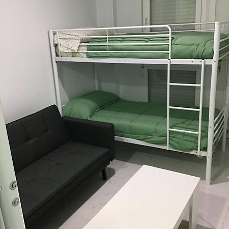 Room In Apartment - Habitacion Multiple 04 Carpetana マドリード エクステリア 写真