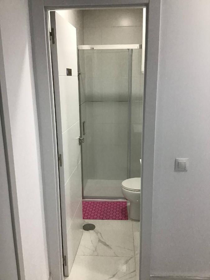 Room In Apartment - Habitacion Multiple 04 Carpetana マドリード エクステリア 写真